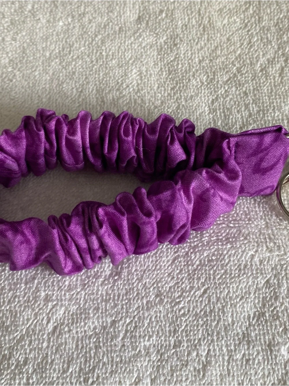 N/A handy scrunchie